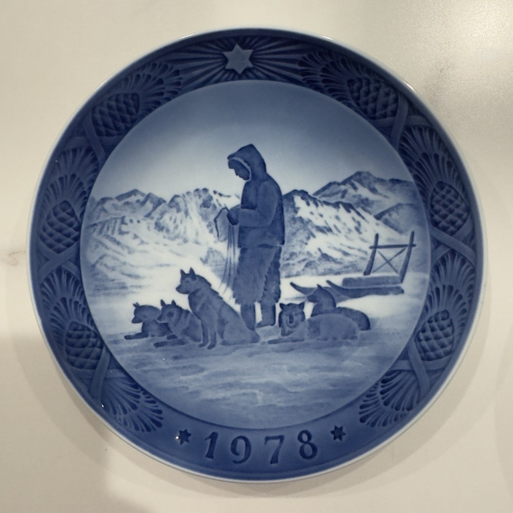 Royal Copenhagen 1978 Christmas Collector Plate ‎ "Greenland Scenery" DENMARK